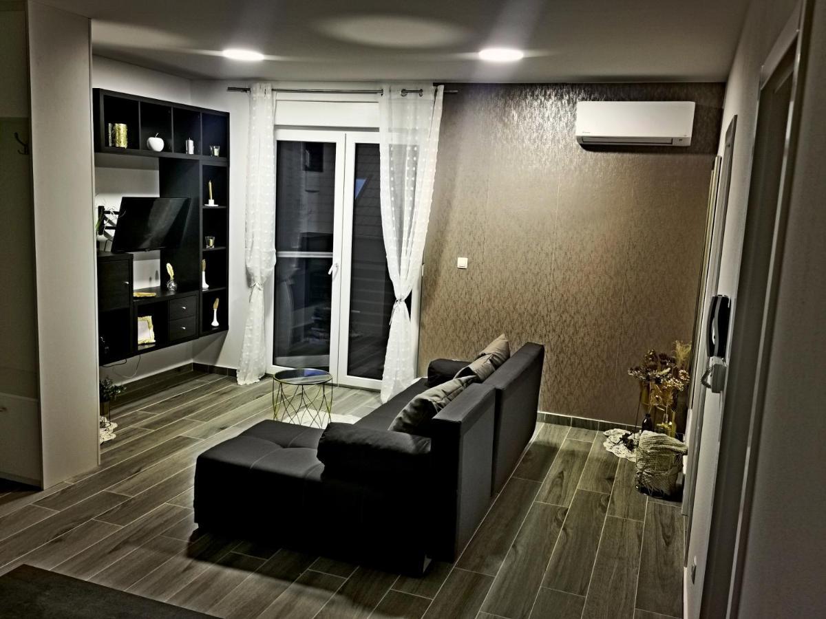 Apartmán Golden - Self Check In Osijek Exteriér fotografie